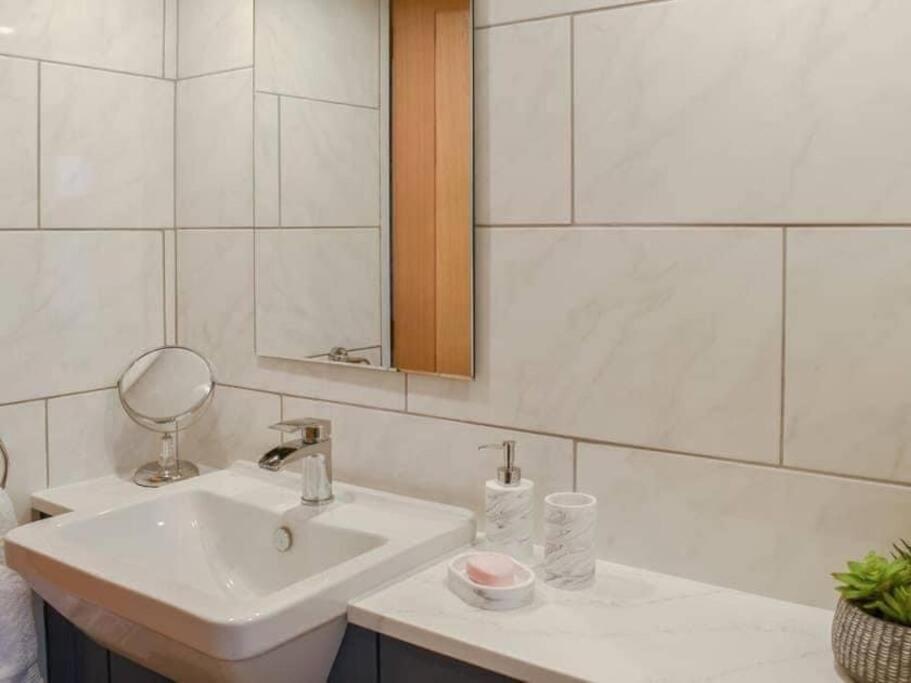 Cremlyn Lodge Beaumaris Ngoại thất bức ảnh